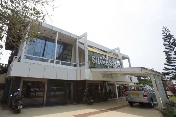 SILVER SANDS BEACH RESORT