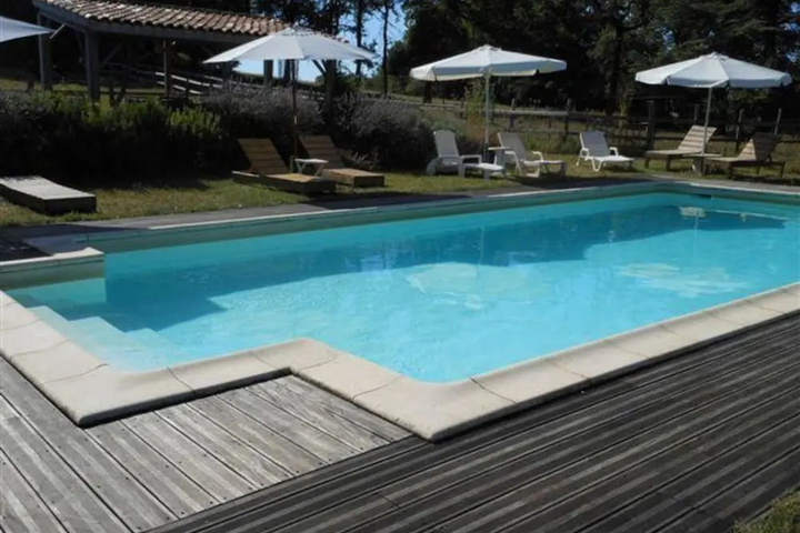 Pool 7 of 9