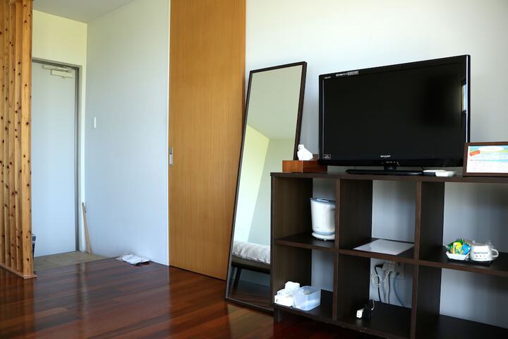 Room 9 of 27