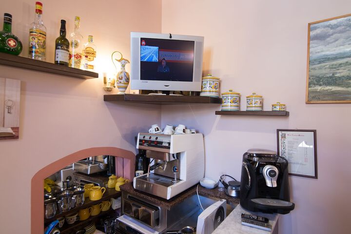 Breakfast/Coffee Service 56 of 100