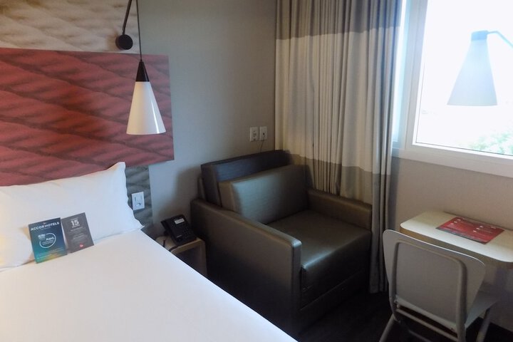Room 8 of 31