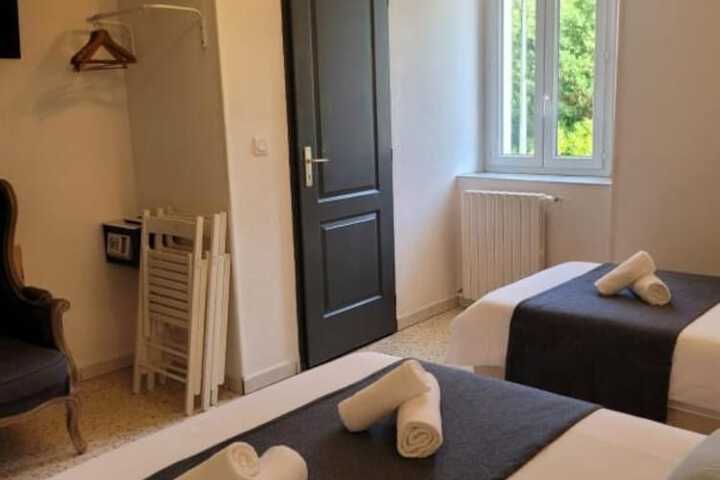 Room 3 of 16