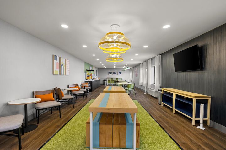 Entrance & Lobby