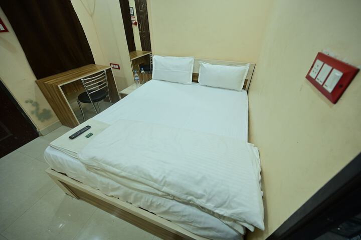 Room 35 of 63