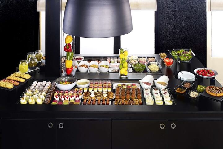 Dining 40 of 61