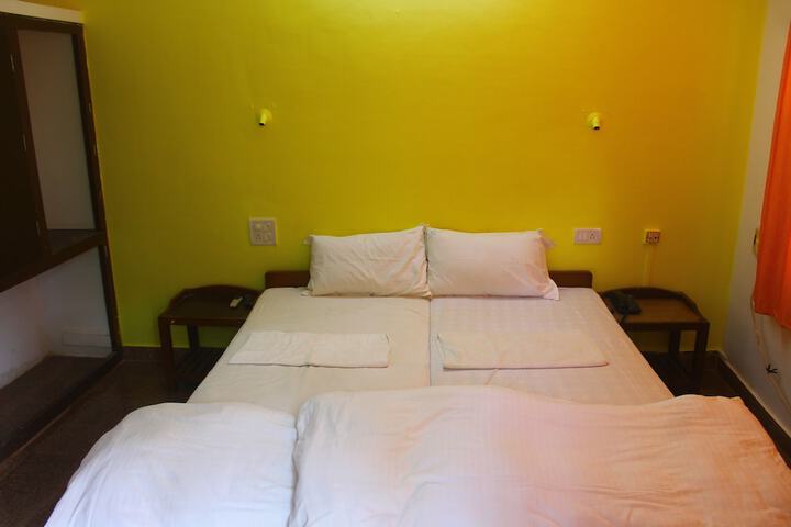 Room 22 of 97