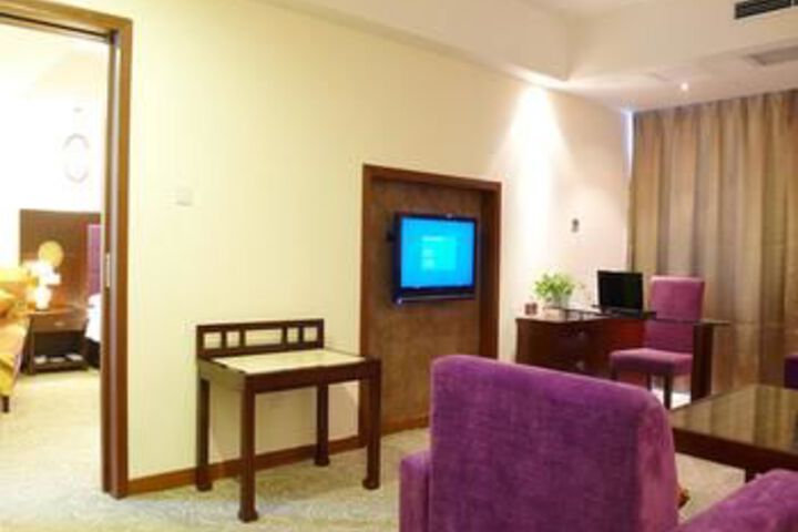 Room 7 of 38