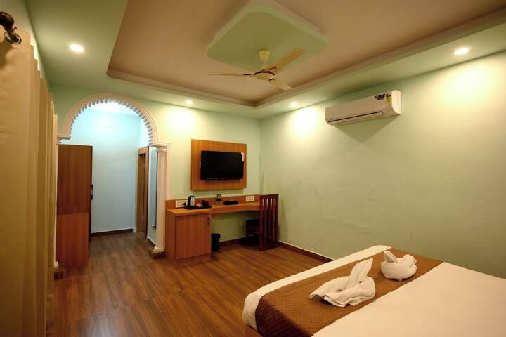 Room 10 of 46