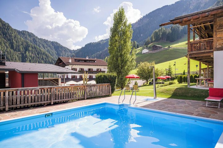 Hotel with Pool