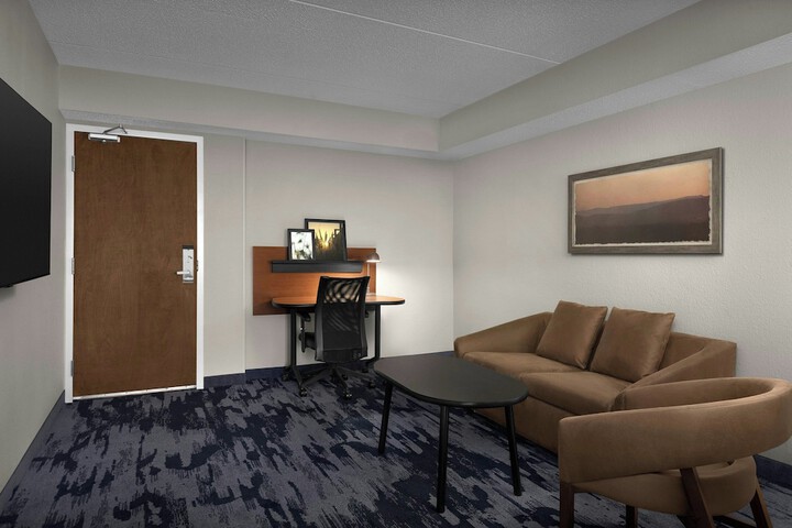 Room 22 of 38
