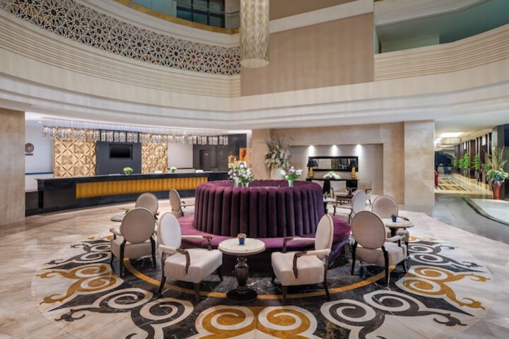 Entrance & Lobby