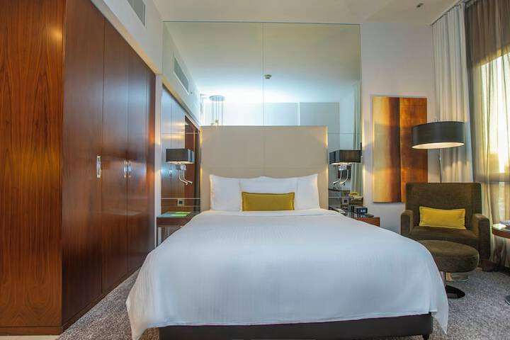 Room 27 of 114