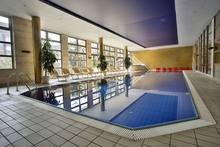 Pool Hotel