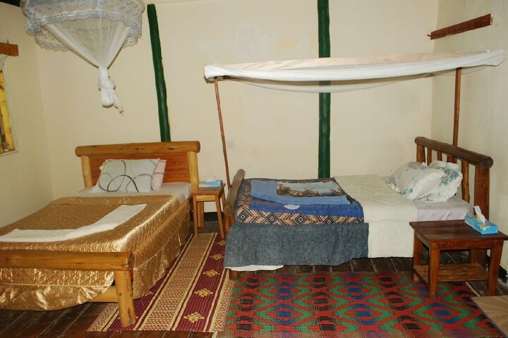 Room 2 of 6