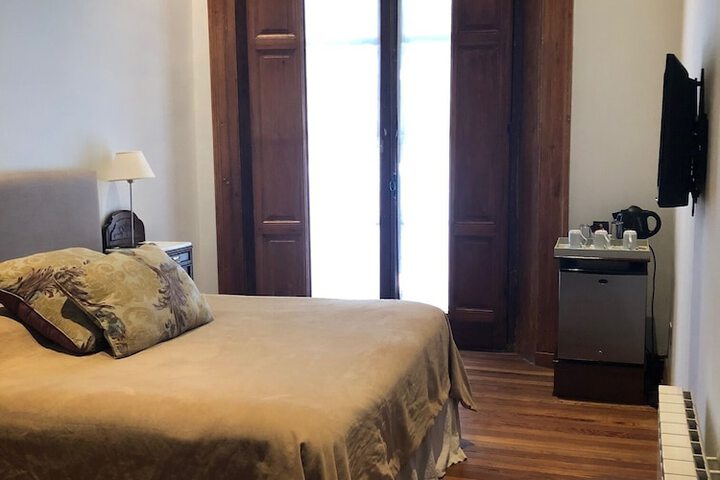 Room 13 of 33