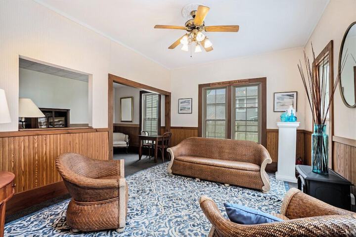 Hotel Interior 5 of 134