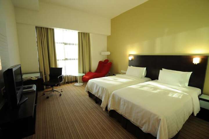 Room 48 of 74