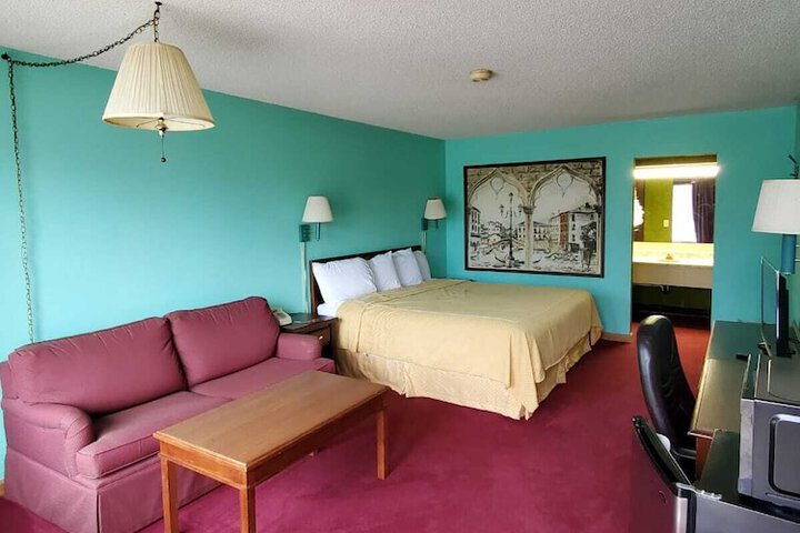 Room 9 of 35