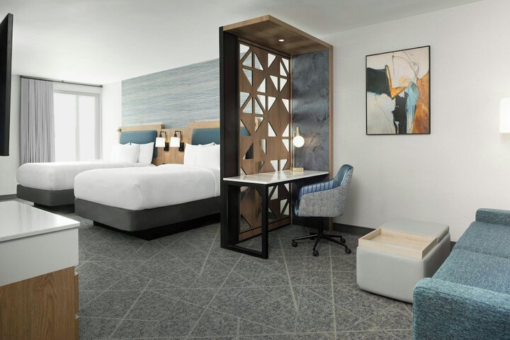 Room 5 of 23