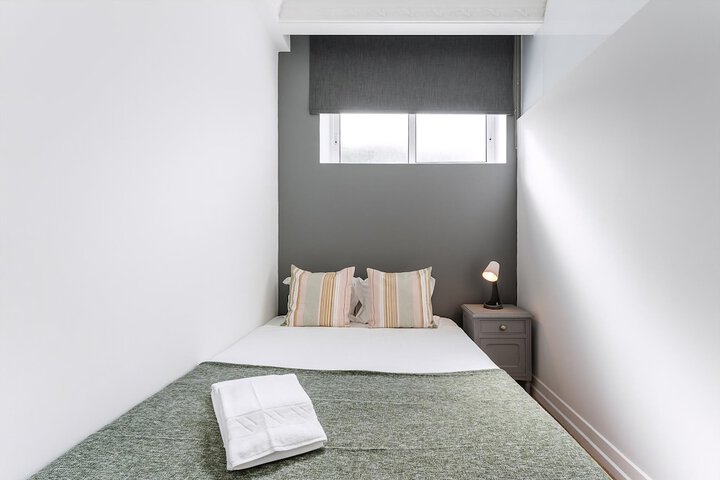 Room 32 of 72