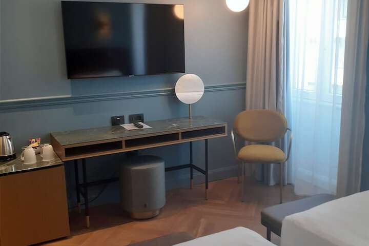 Room 22 of 57