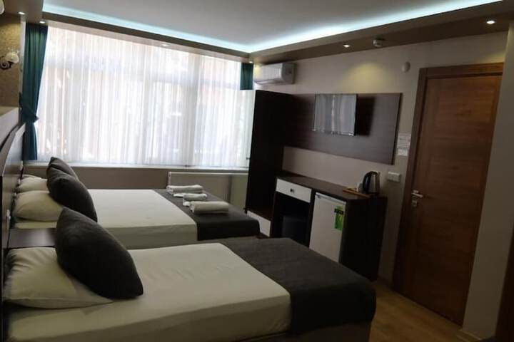 Room 12 of 24