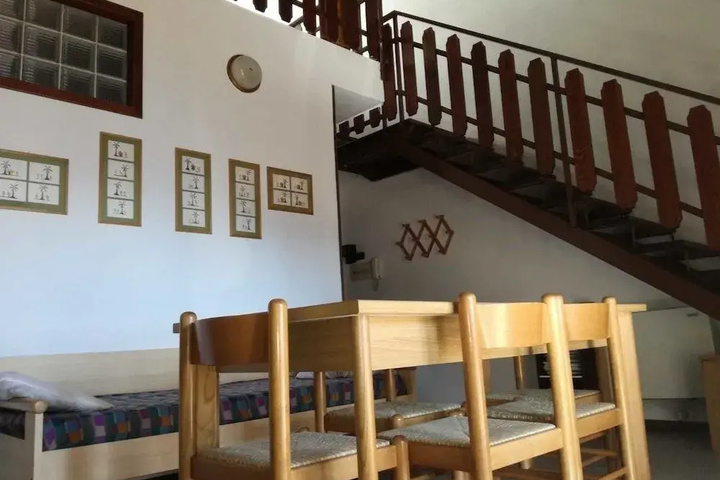 Room 10 of 24