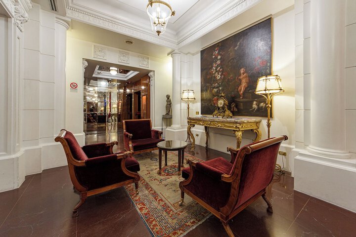 Entrance & Lobby