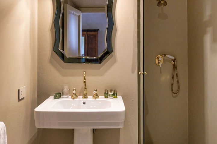 Room 12 of 51