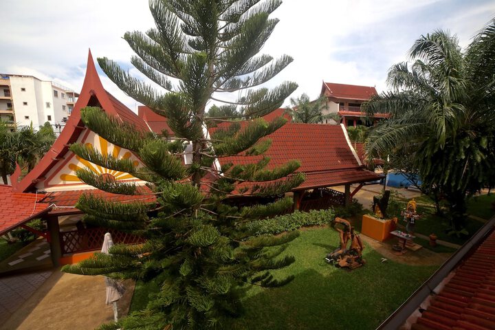 Hotel Exterior 160 of 164