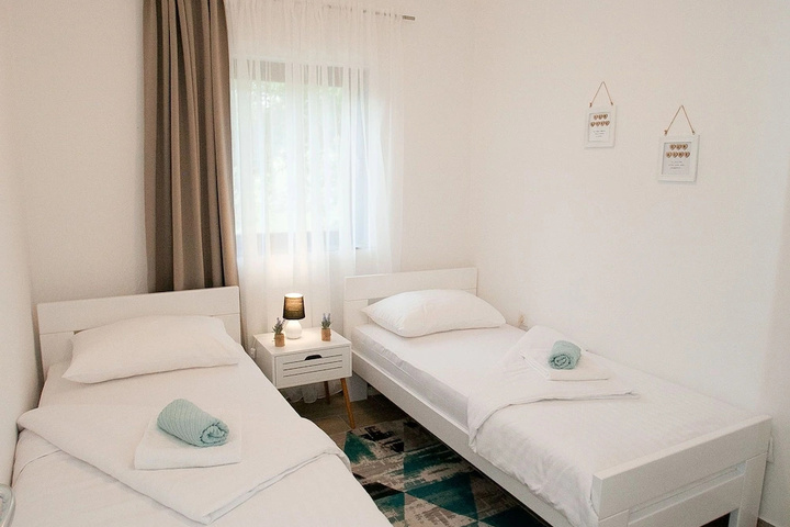 Room 3 of 12