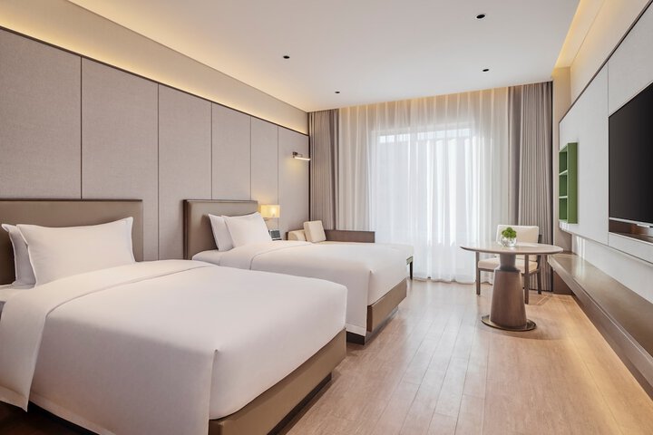 Room 14 of 37