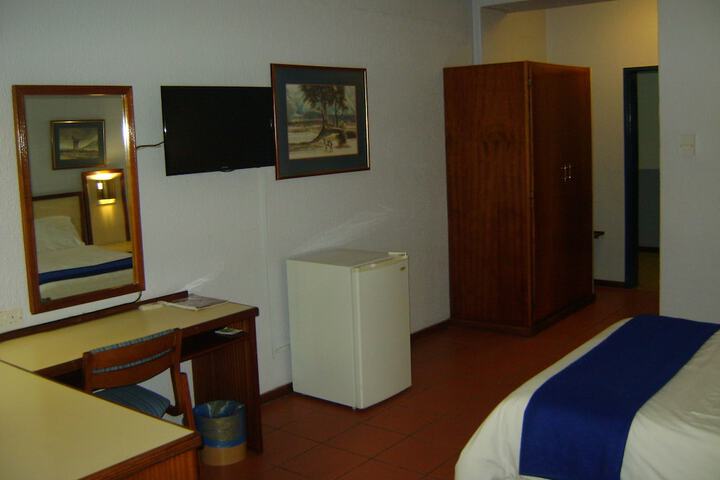 Room 15 of 32