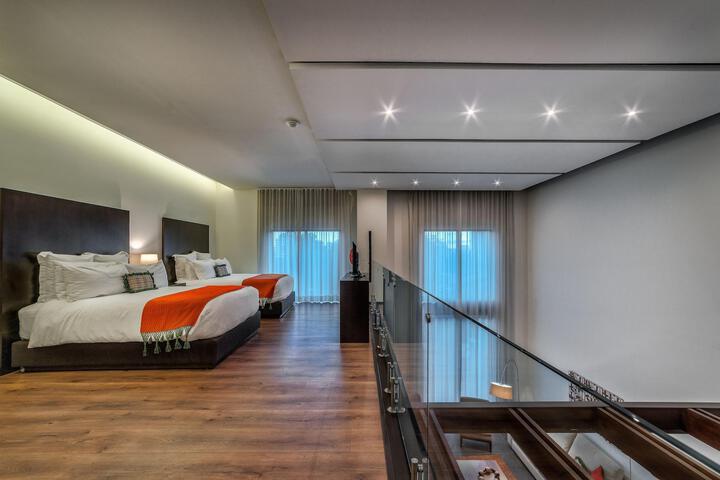 Room 8 of 60