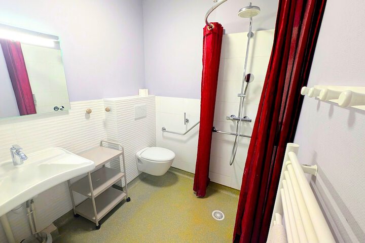 Room 45 of 97