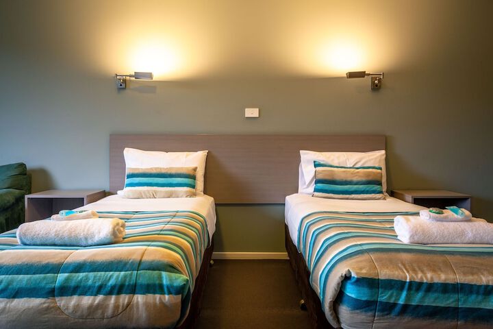Room 8 of 37