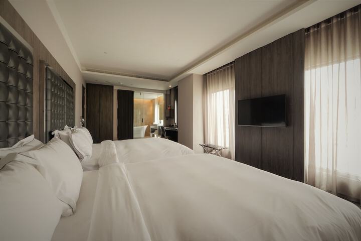 Room 31 of 82