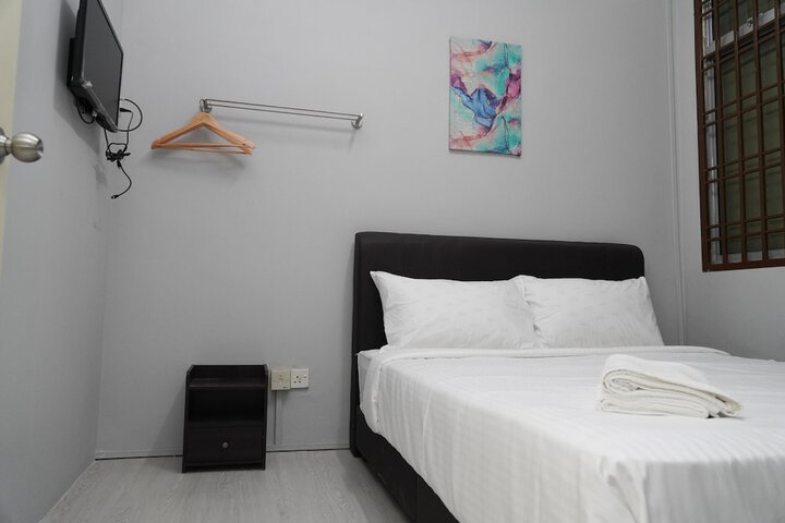 Room 8 of 30