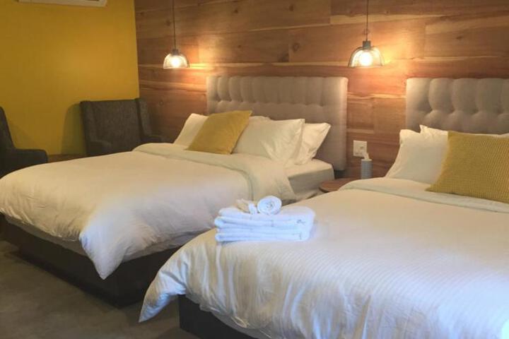 2 Queen Beds (2 of 19)