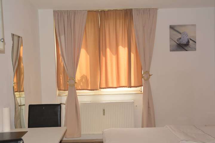 Room 37 of 80