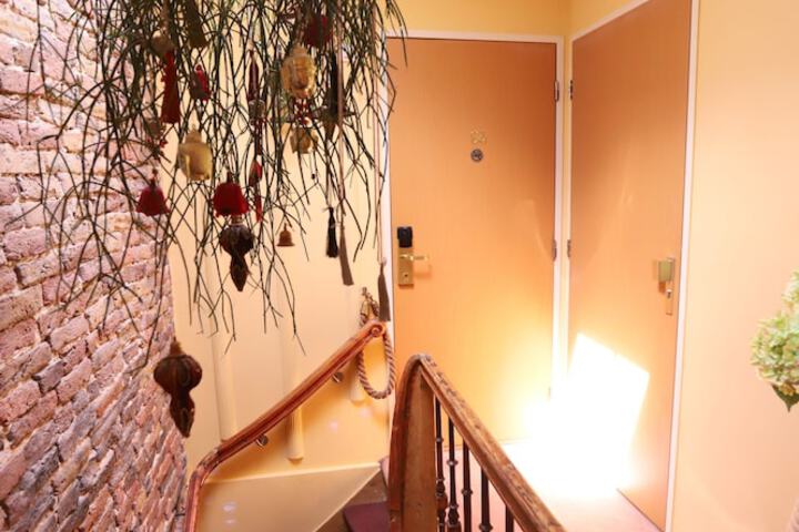 Ballroom/Hall 116 of 142