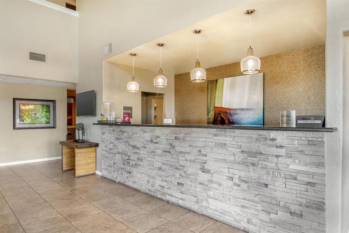 Entrance & Lobby