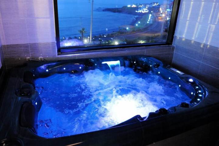 Jetted tub