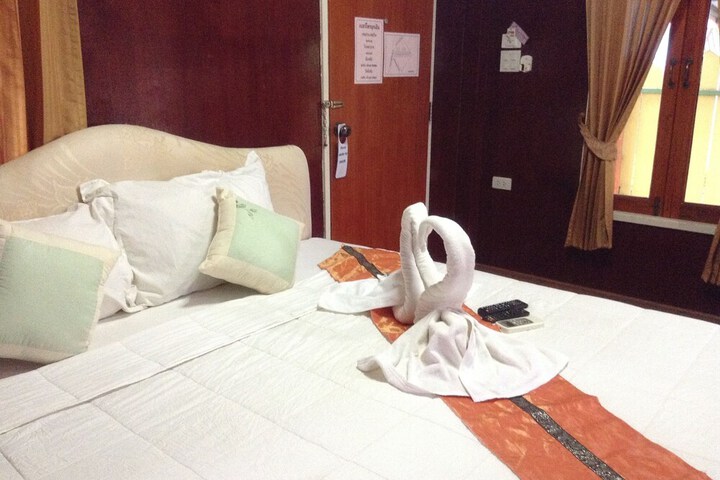 Room 1 of 4