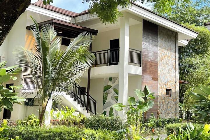 Hotel Exterior 48 of 49