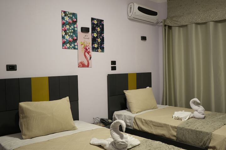 Room 16 of 40