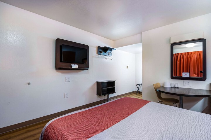 Room 27 of 75
