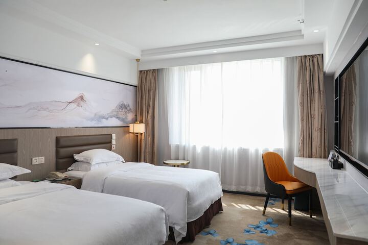 Room 16 of 82
