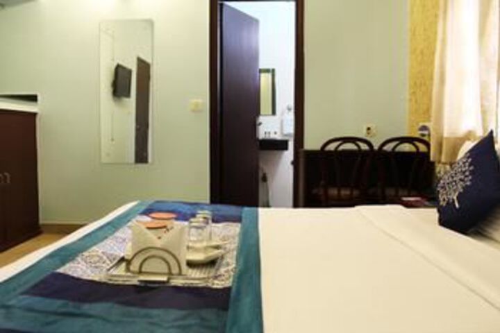 Room 12 of 20