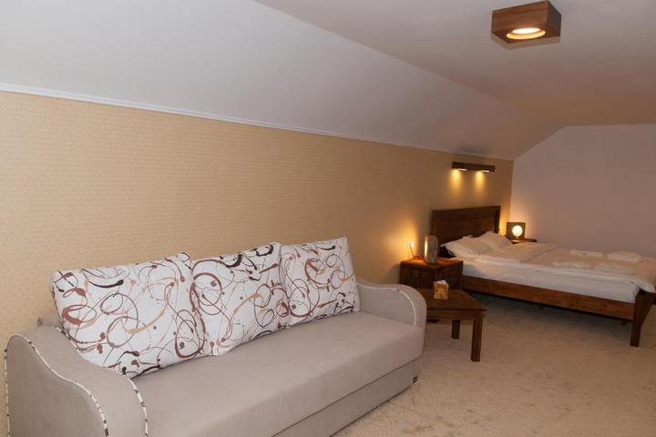 Room 6 of 7